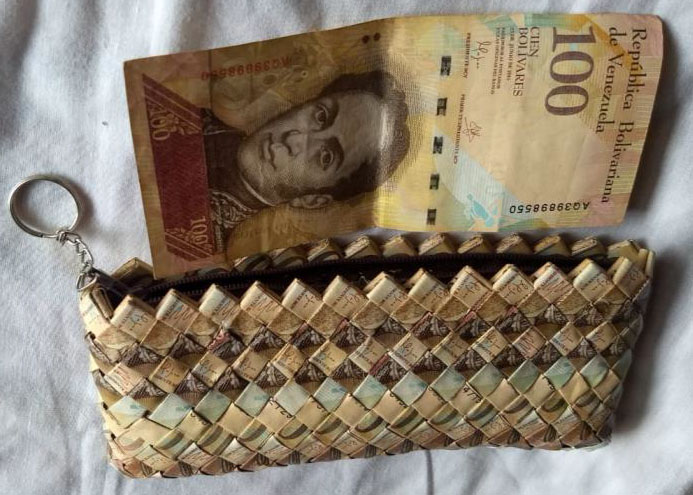 venezolana: la hecha de billetes para guardar dinero - RIO-LATIR