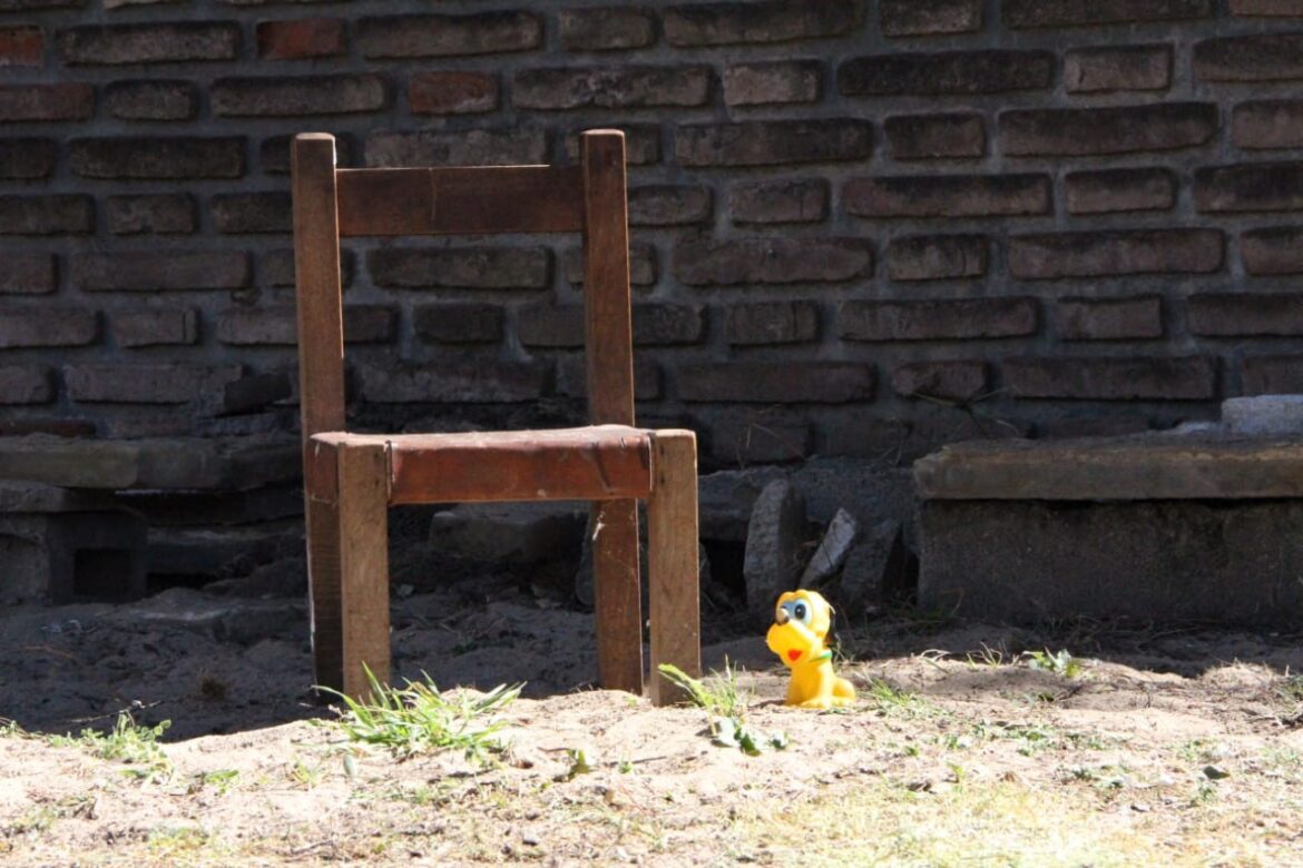 Silla 6 Esa sillita chica de madera tiene mil anécdotas de mi infancia.